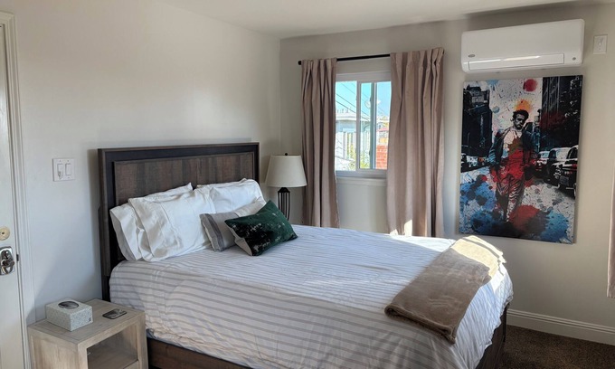 San Carlos Apartamento | Clean and comfortable suite in mid SF peninsula! Private and well located.