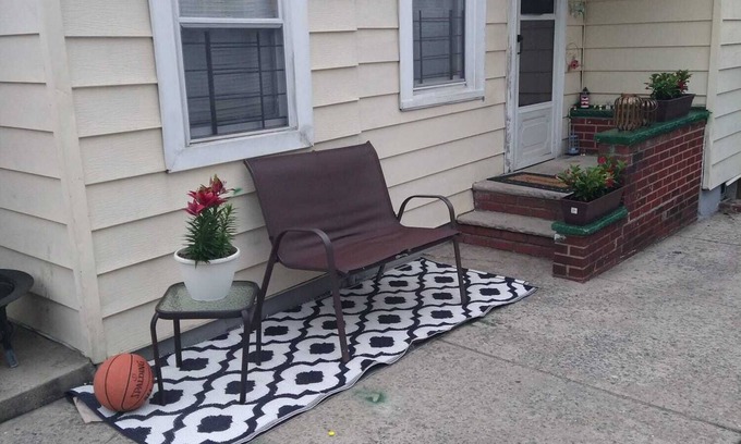 Queens Casa | Clean and comfortable entirely apartment near JFK, Family oriented.
