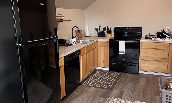 Ronan Apartamento | Clean and Cozy; convenient to local wedding venues and Flathead Lake.