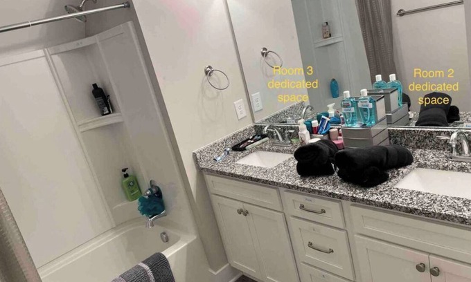 Murfreesboro Casa | Clean and lots windows in bedroom , with private bath and closet. Furnished