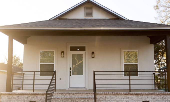 Picayune Casa | Clean and Modern Downtown New Construction