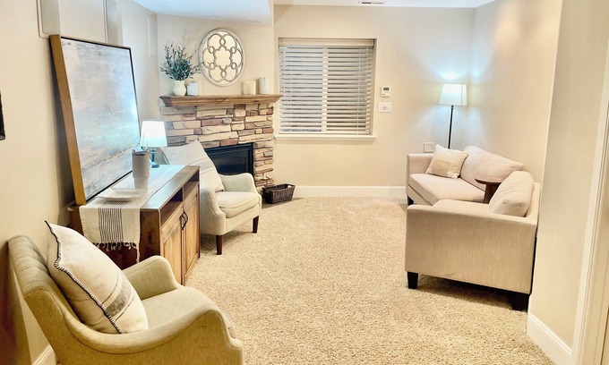 Orchard South Casa | Clean and pretty 1-bedroom basement with AC, WiFi in ideal location in Orem