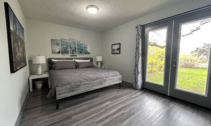 Cedar Park Casa | Clean & comfy 2 bedroom in center of Cedar Park with a private backyard