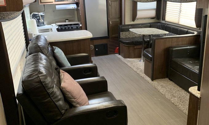 Joel Casa | Clean & Comfy Getaway