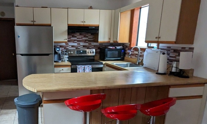 Tobyhanna Chalet De Esquí | Clean, comfy & quiet Poconos Chalet