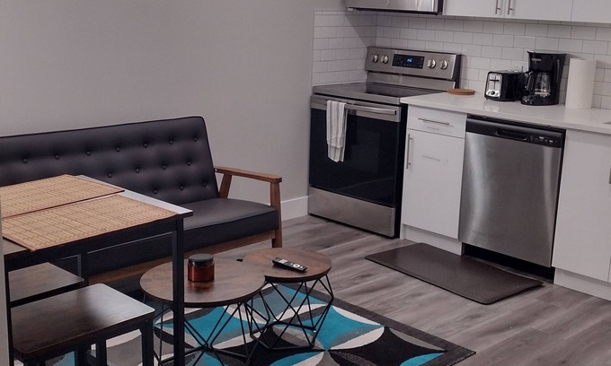 Northeast Edmonton Casa | Clean Cozy 1 Bedroom charming legal basement suite in a peaceful Environment