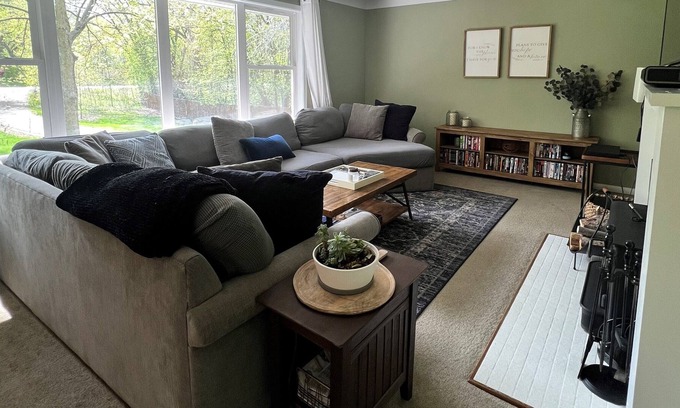 Minnetonka Casa | Clean & Cozy 2 bedroom Minnetonka Home