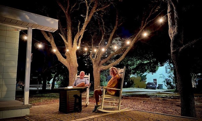 Crescent Beach Cabaña | Clean, cozy beach cottage/pets ok