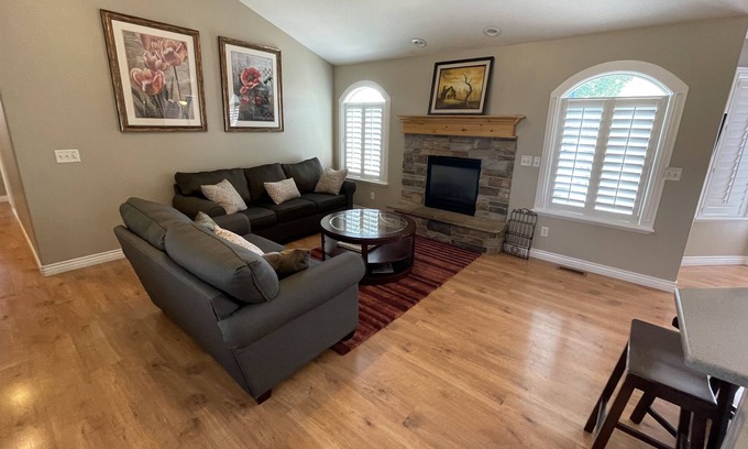 Saratoga Springs Casa | Clean & cozy 6 BR 3 BA with all the amenities! Saratoga Springs/Lehi