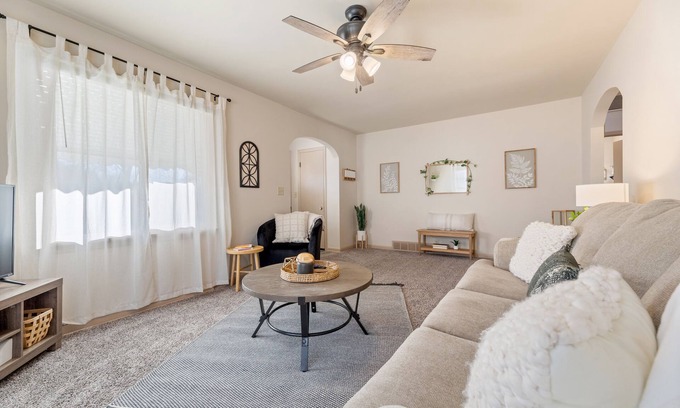 Council Bluffs Casa | Clean, Cozy, Quiet 2-bedroom