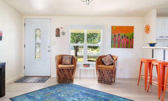 Logan Casa | Clean Cute Ute Lake Home - 5 mins to the lake!