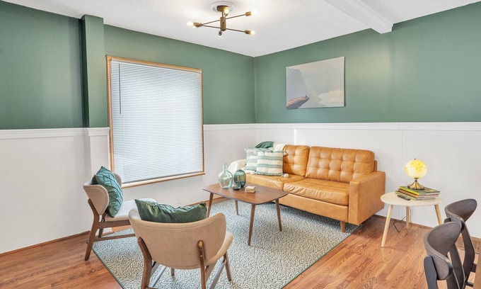 Lansing Casa | Clean + Freshly Remodeled Home