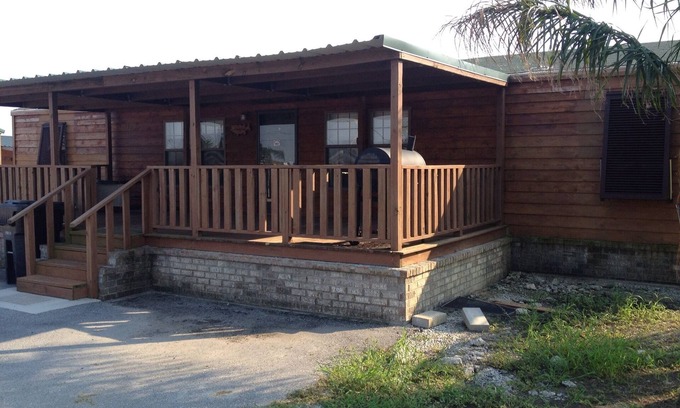 Boothville Cabina | "Alojamiento limpio / mantenido completamente amueblado" -Wigeon