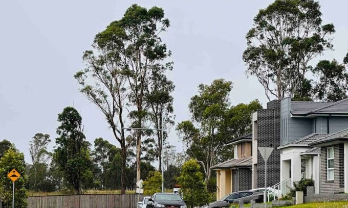 Leppington Casa | Clean Modern House suits 4-6 people