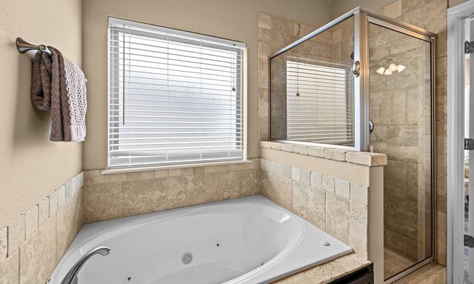Cave Springs Casa | Clean Private House - 3 Miles From Pinnacle Hills, 5 Miles From XNA