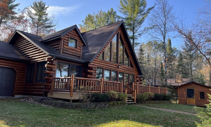 Tomahawk Cabina | Clear Lake Cabin & Sandy Beach close to Tomahawk