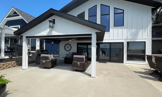 Clear Lake Casa | Clear Lake Waterfront Home! Dream Home, enjoy the good life!