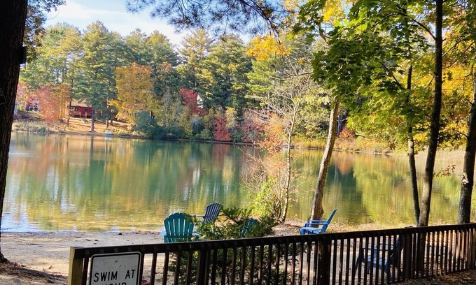 Plymouth Apartamento | Clear Pond Penthouse Inn, propiedad privada frente a la playa de Cape Cod en Plymouth.