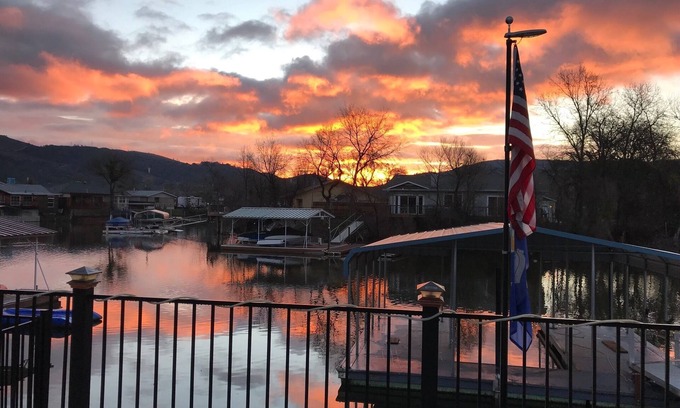 Clear Lake Casa | Clearlake Lakefront Getaway