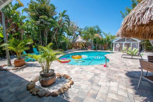Bay Esplanade Casa | Clearwater Beach Oasis Retreat - Entire Resort
