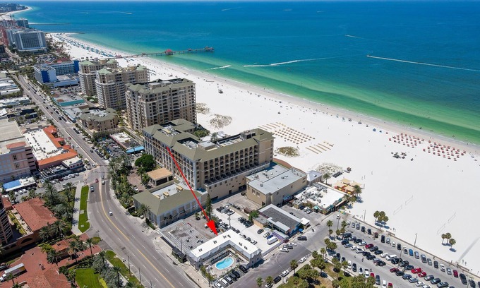 Clearwater Beach Condominio | Clearwater Beach Suites 204 1 Bedroom Condo by RedAwning