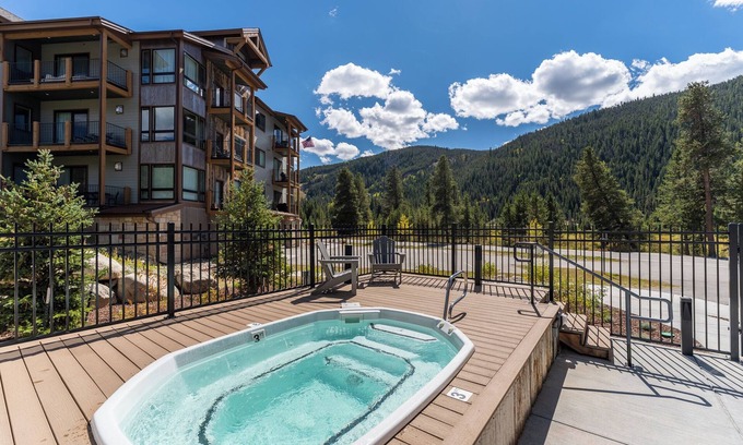 Lakeside Village Apartamento | Clearwater Lofts #102, Building 2 by Summit County Mountain Retreats