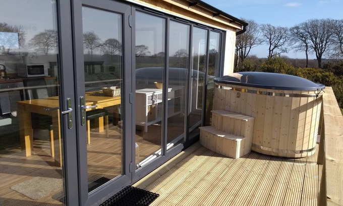 Dalry Casa | Cleeves Cabins, Arran Luxury Lodge With hot tub