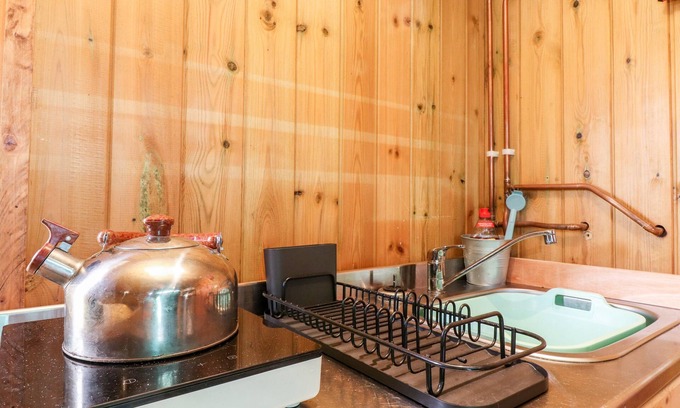 Dumfries Cabaña | CLEMENTINE SHEPHERD'S HUT, romantic, with a garden in Dumfries