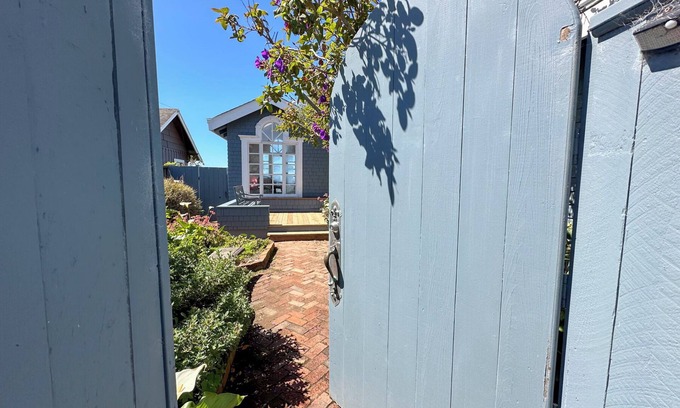 Bodega Bay Casa | Cliff Cottage - Unobstructed ocean, and beach views, short walk to the beach