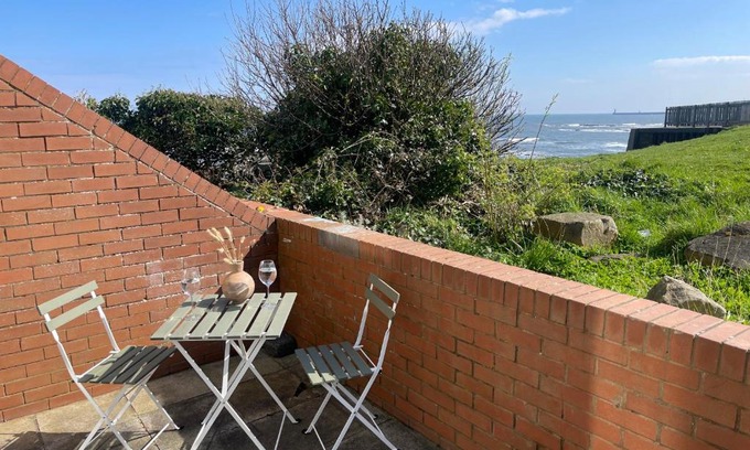 Cullercoats Casa | Cliff Haven, Sea View Holiday Home.