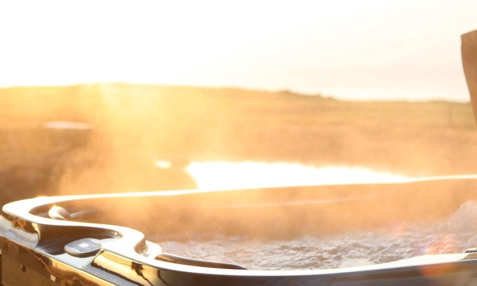 Ballycastle Cabina | Cliff Top Retreat with Private Hot tub (Cab1)