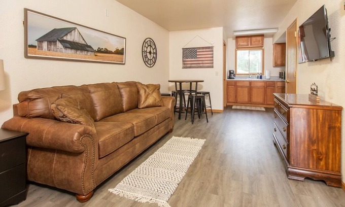 Rimrock Apartamento | *Cliff View Apts #2*King Bed*Private Balcony*