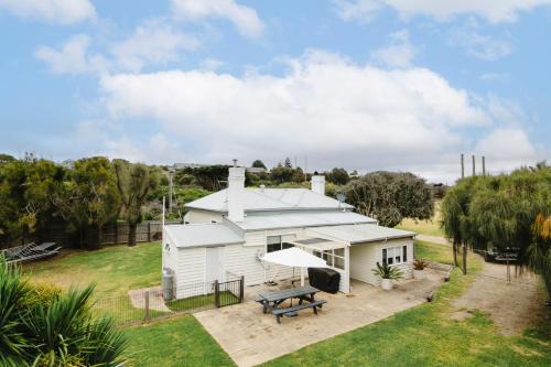 Portsea Casa | Clifftop Cottage at The Portsea Camp