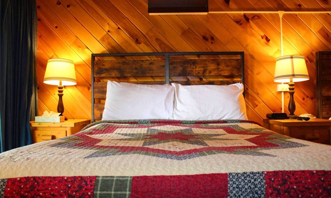 Primrose Casa | Cliffview Lodge - 16 BR Lodge at Cliffview Resort