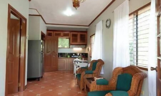 Lazi Casa | Cliffvue Homestead — North House