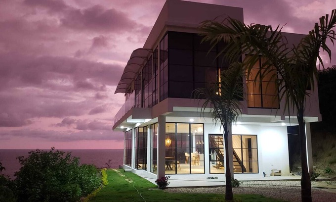 La Rinconada Casa | Clift beach house with breathtaking views