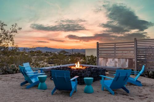 Panorama Heights Casa | Climber's Oasis l Cowboy Pool l Hot Tub l Walk Into Park