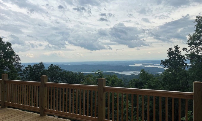 Bean Station Casa | Clinch Mountain Hideaway: Top of the World View