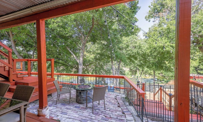 Belton Casa | Clink on the Creek- Creekside DT Belton- Pet Friendly