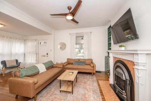 Clintonville Casa | Clintonville Charm