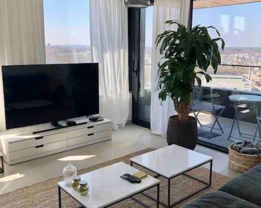 Gasperich Apartamento | Breathtaking view Apartment 1 Bedroom & Spa & Pool & Gym & Parking