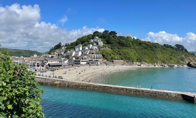 Looe Cabaña | Clock Tower View