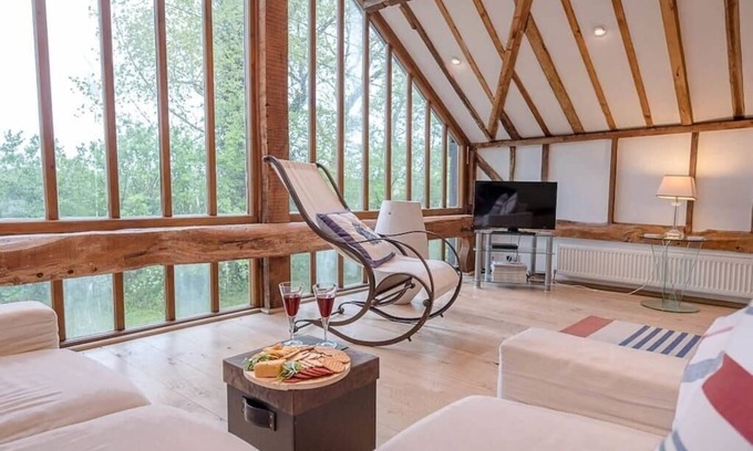 Woodbridge Apartamento | Clopton Hayloft - spacious apartment with Tennis C