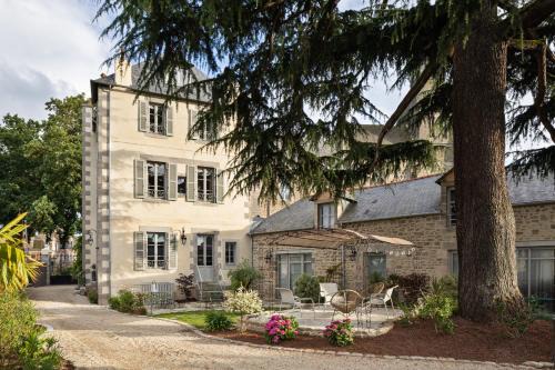 Dinan Cama Y Desayuno | Clos du Cèdre - Chambres d'Hôtes d'Exception, Luxury B&B à Dinan