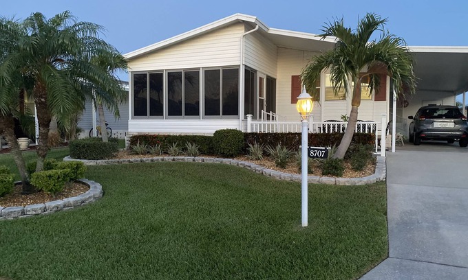 Palmetto Casa | Close to beaches, restaurants and museums. Well appointed home. December/March