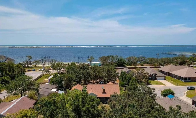 Ono Island Casa | Close to beaches w/small private beach access across street, partial Gulf View.