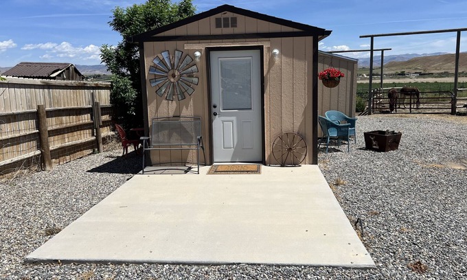 Mesa County Cabaña | Close to Biking Trails and Country Jam! Cozy Tiny House in the Country