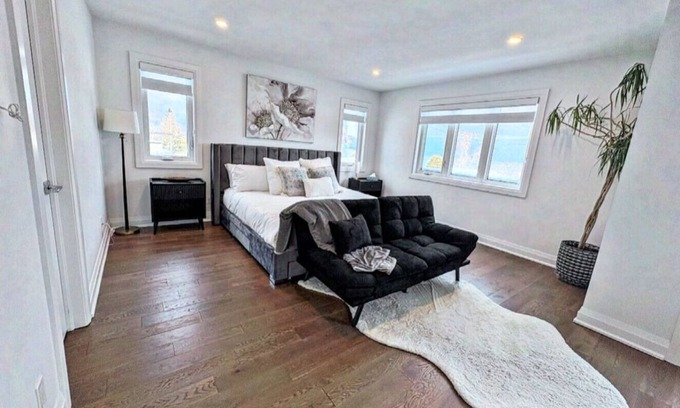 Meaford Casa | Close to Blue Mountain Sleeps 8+
