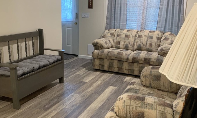 Johnson City Apartamento | Close to Brights zoo, close to Jonesborough and Bristol Race, Freedom Hall