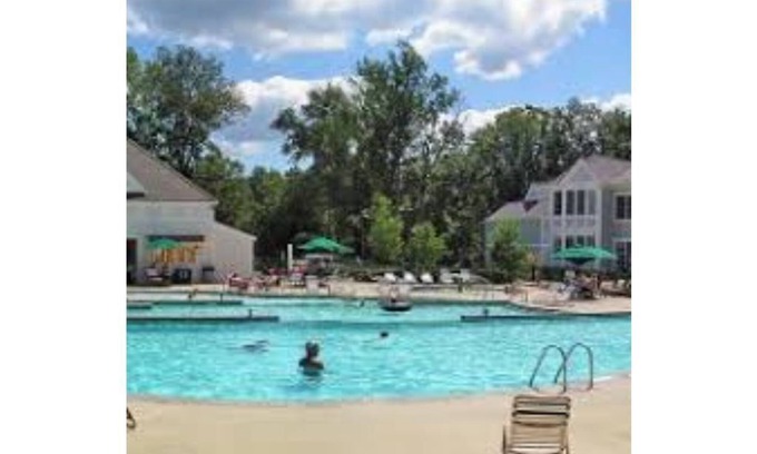 Lackey Complejo | CLOSE TO COLONIAL WILLIAMSBURG, CLOSER TO BUSH GARDENS AND WATER COUNTRY U S A